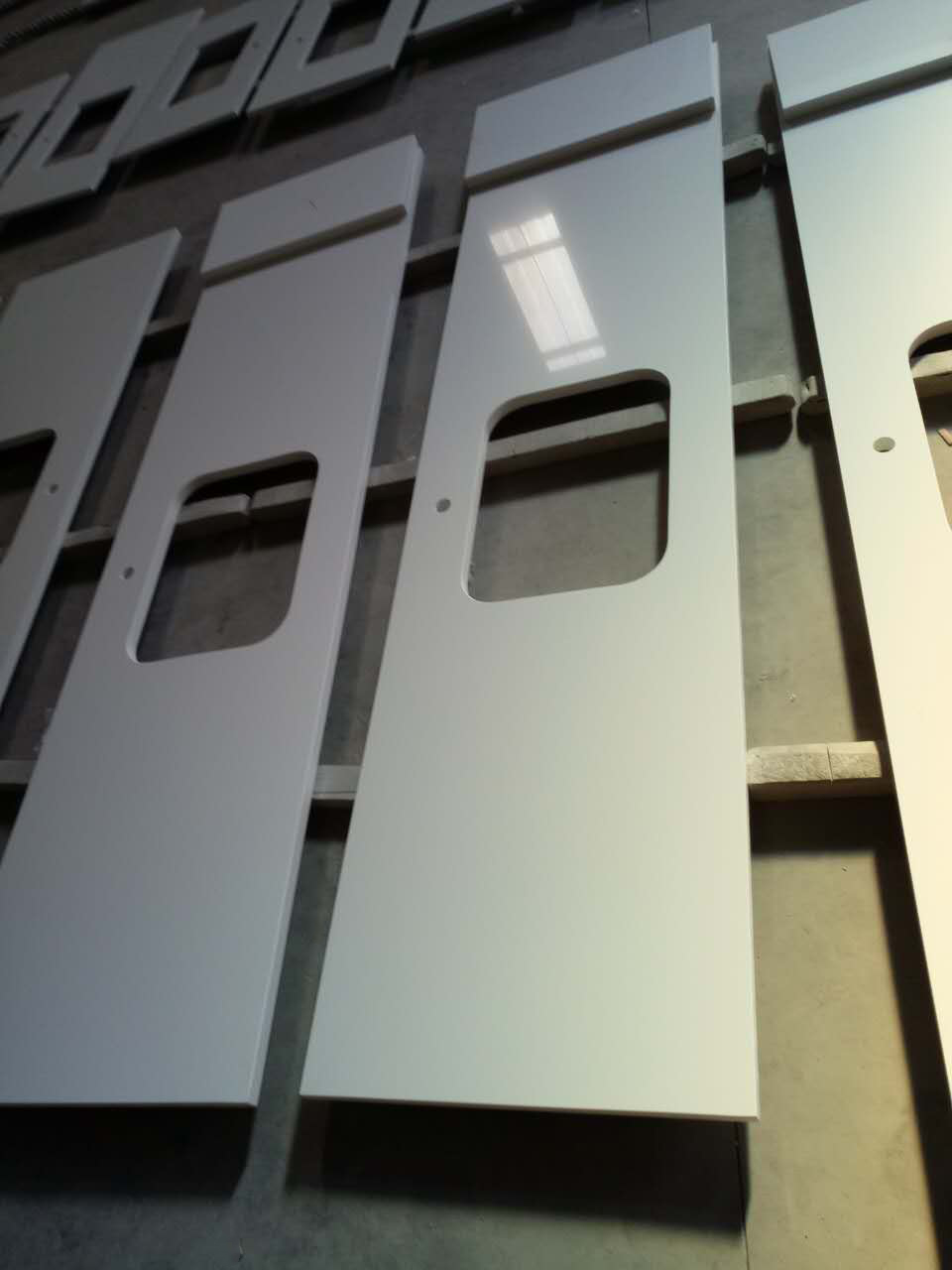 Super White Countertops (129KB).jpg