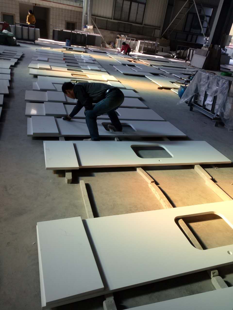 Super White Countertops (81.6KB).jpg